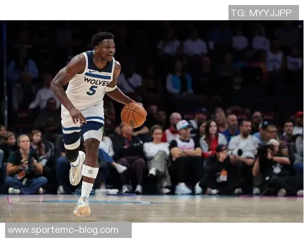 张佳玮盛赞爱德华兹：33分表现展现纯粹爆发力与全面实力